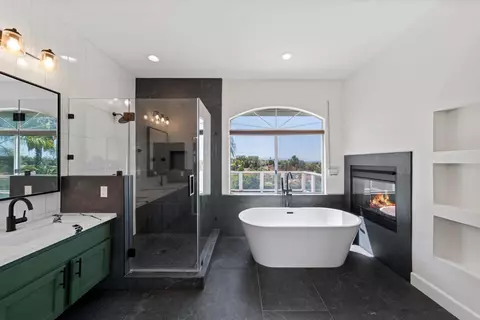Bath - 40671 Calle Katerine, Temecula, CA 92591 photo 6 of 6