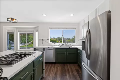 Kitchen - 40671 Calle Katerine, Temecula, CA 92591 photo 4 of 6