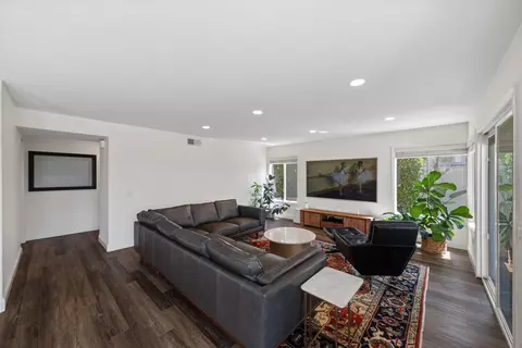 Living - 40671 Calle Katerine, Temecula, CA 92591 photo 2 of 4