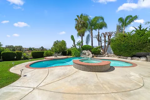Exterior - 40671 Calle Katerine, Temecula, CA 92591 photo 13 of 15