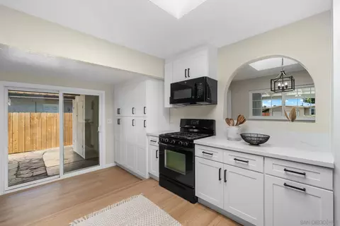 Kitchen - 225 Carter, El Cajon, CA 92020 photo 3 of 3