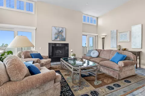 Living - 7550 Eads Ave #404, La Jolla, CA 92037 photo 2 of 4