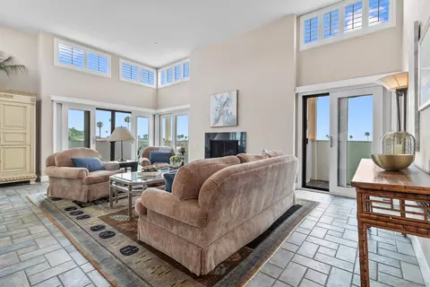 Living - 7550 Eads Ave #404, La Jolla, CA 92037 photo 3 of 4