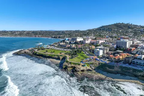 View/Area - 7550 Eads Ave #404, La Jolla, CA 92037 photo 4 of 5