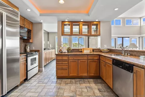 Kitchen - 7550 Eads Ave #404, La Jolla, CA 92037 photo 2 of 4