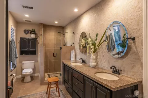 Bath - 10111 Circle P Ln, Escondido, CA 92026 photo 1 of 5