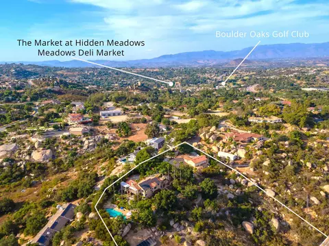 View/Area - 10111 Circle P Ln, Escondido, CA 92026 photo 3 of 8