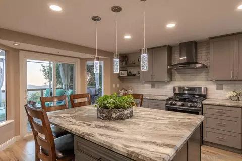 Kitchen - 10111 Circle P Ln, Escondido, CA 92026 photo 2 of 6
