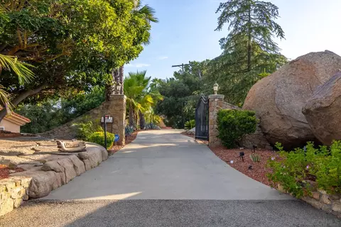 Exterior - 10111 Circle P Ln, Escondido, CA 92026 photo 5 of 27