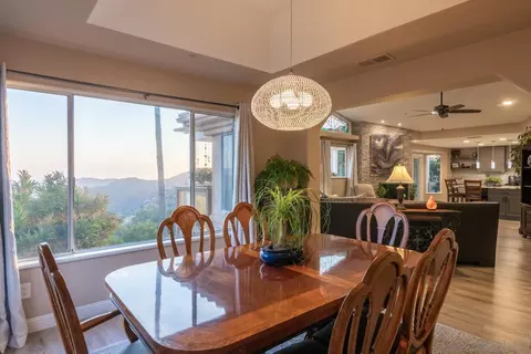 Dining - 10111 Circle P Ln, Escondido, CA 92026 photo 2 of 3