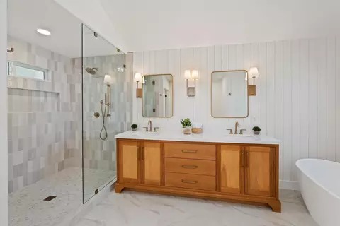 Bath - 58 Spinnaker Way, Coronado, CA 92118 photo 2 of 4