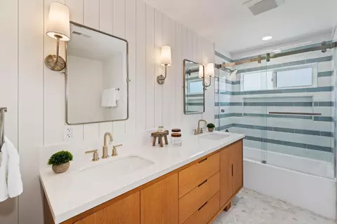 Bath - 58 Spinnaker Way, Coronado, CA 92118 photo 3 of 4