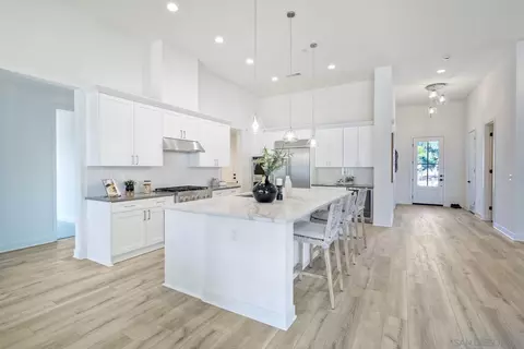 659 Hamilton Ln, Escondido, CA 92029 photo 9