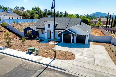 659 Hamilton Ln, Escondido, CA 92029 photo 2