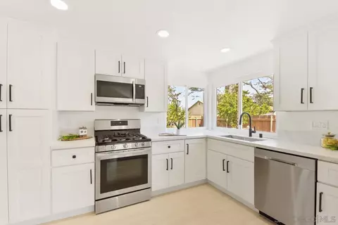 10139 Canyonridge Pl, Spring Valley, CA 91977 photo 8