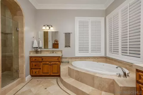 Bath - 947 Via Di Felicita, Encinitas, CA 92024 photo 3 of 3