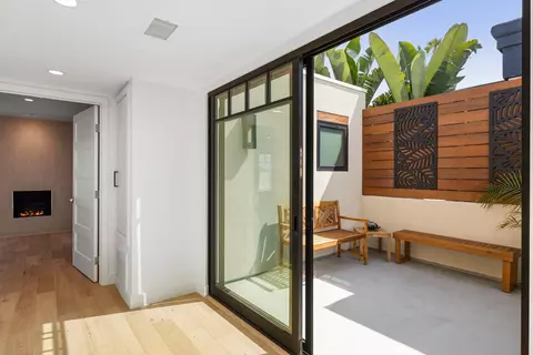 Entry Way - 15 Half Moon Bnd, Coronado, CA 92118 photo 2 of 5