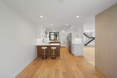 Entry Way - 15 Half Moon Bnd, Coronado, CA 92118 photo 1 of 5