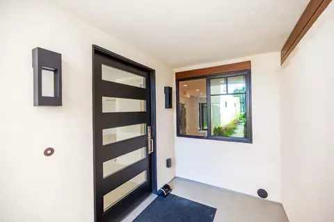 Entry Way - 15 Half Moon Bnd, Coronado, CA 92118 photo 4 of 5
