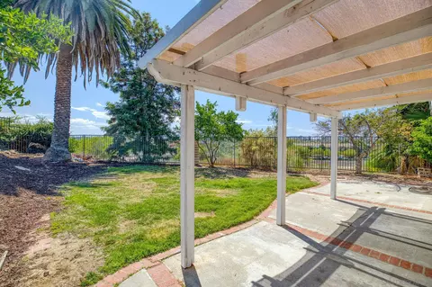 Exterior - 39528 Shadow View Ct, Temecula, CA 92591 photo 4 of 5