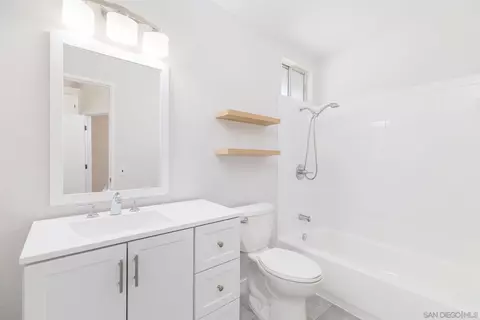 Bath - 39528 Shadow View Ct, Temecula, CA 92591 photo 1 of 2