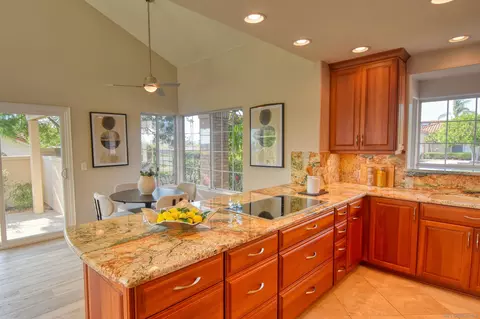 Kitchen - 13988 Pequot Dr, Poway, CA 92064 photo 3 of 7