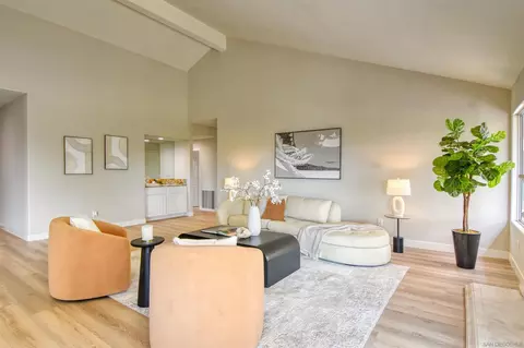 Living - 13988 Pequot Dr, Poway, CA 92064 photo 3 of 10