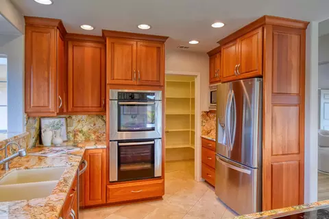 Kitchen - 13988 Pequot Dr, Poway, CA 92064 photo 6 of 7