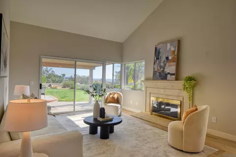 Living - 13988 Pequot Dr, Poway, CA 92064 photo 8 of 10