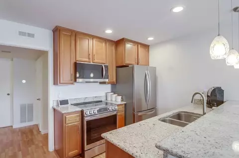 8137 Via Mallorca, La Jolla, CA 92037 photo 3