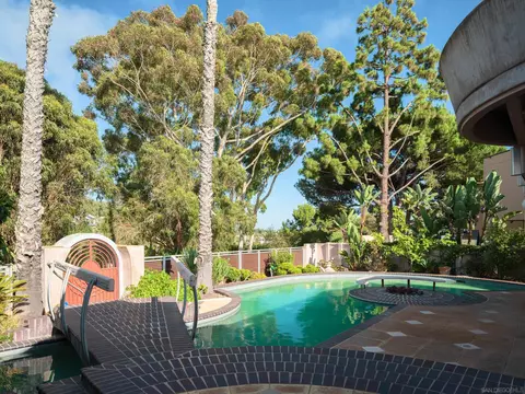 Exterior - 7191 Encelia Dr, La Jolla, CA 92037 photo 4 of 5
