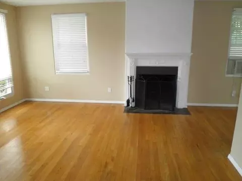 Living - 5641 Chelsea Ave, La Jolla, CA 92037 photo 5 of 8