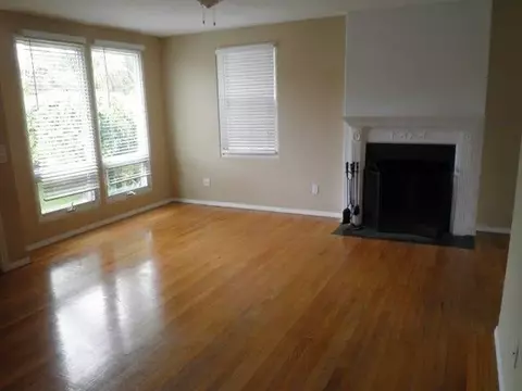 Living - 5641 Chelsea Ave, La Jolla, CA 92037 photo 7 of 8