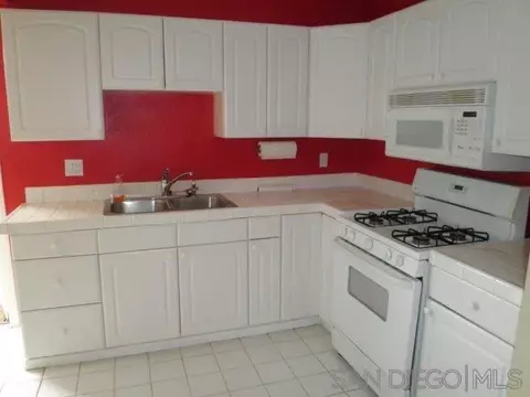 Kitchen - 5641 Chelsea Ave, La Jolla, CA 92037 photo 4 of 4