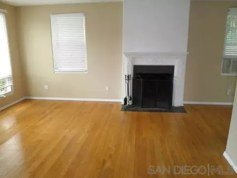 Living - 5641 Chelsea Ave, La Jolla, CA 92037 photo 4 of 8