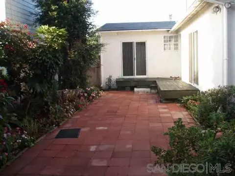 Exterior - 5641 Chelsea Ave, La Jolla, CA 92037 photo 2 of 3
