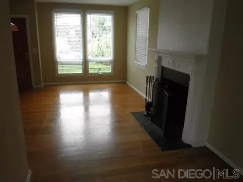 Living - 5641 Chelsea Ave, La Jolla, CA 92037 photo 3 of 8