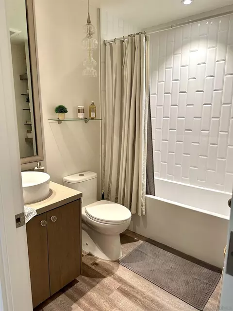 Bath - 1526 Ynez Pl, Coronado, CA 92118 photo 3 of 3