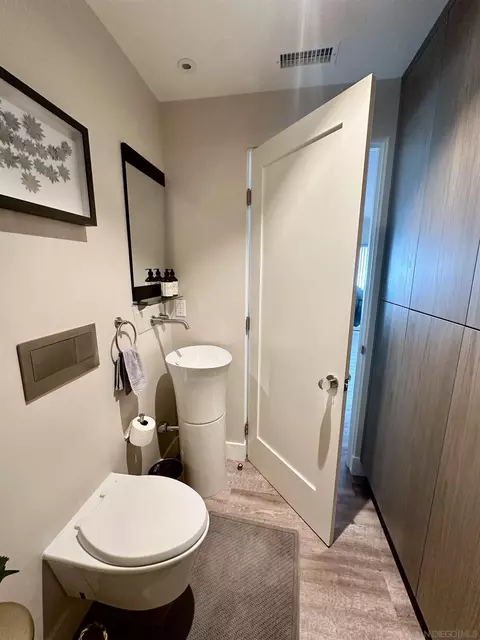 Bath - 1526 Ynez Pl, Coronado, CA 92118 photo 1 of 3