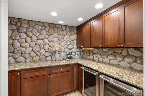 Kitchen - 313 Trailview Rd, Encinitas, CA 92024 photo 3 of 3