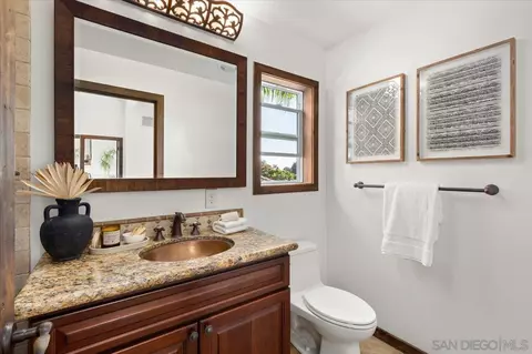 Bath - 313 Trailview Rd, Encinitas, CA 92024 photo 3 of 4