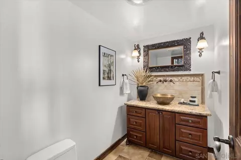 Bath - 313 Trailview Rd, Encinitas, CA 92024 photo 4 of 4
