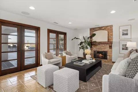 Living - 313 Trailview Rd, Encinitas, CA 92024 photo 4 of 5