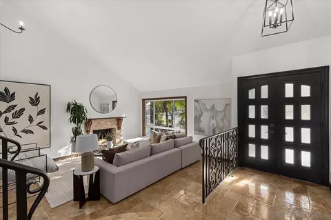 Entry Way - 313 Trailview Rd, Encinitas, CA 92024 photo 2 of 2