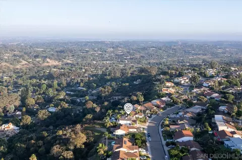 View/Area - 313 Trailview Rd, Encinitas, CA 92024 photo 2 of 4