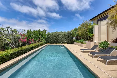 Exterior - 5882 Sagebrush Rd, La Jolla, CA 92037 photo 4 of 11