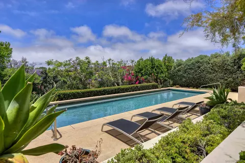 Exterior - 5882 Sagebrush Rd, La Jolla, CA 92037 photo 8 of 11