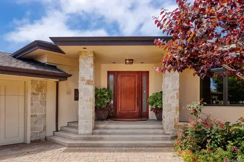 Exterior - 5882 Sagebrush Rd, La Jolla, CA 92037 photo 2 of 11