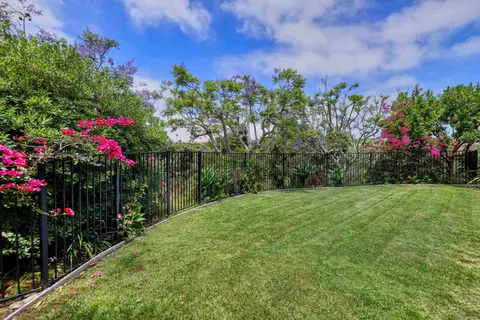 Exterior - 5882 Sagebrush Rd, La Jolla, CA 92037 photo 7 of 11