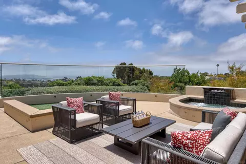 Exterior - 5882 Sagebrush Rd, La Jolla, CA 92037 photo 5 of 11